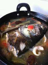 家常菜鱼头豆腐做法图解9)