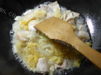 家常菜酸菜白肉做法图解7)