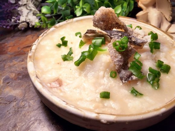 美味营养的生滚鱼片粥