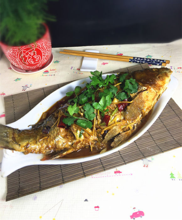 家家必学红烧鲤鱼