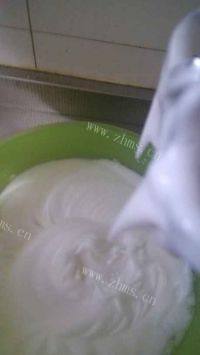 色泽不错的酸奶芝士蛋糕做法图解10)