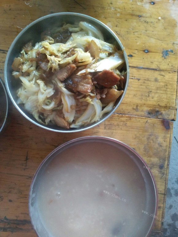 美味佳肴般的猪肉白菜炖粉条