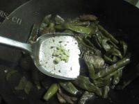 好吃的猪肉炖豆角做法图解12)
