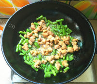 营养美味橄榄菜四季豆炒鸡肉的做法图解九