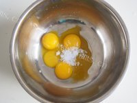 爱的礼物圣诞蛋糕做法图解2)