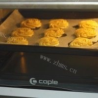 自制原味曲奇饼干做法图解6)