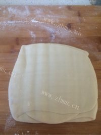 诱人的肉烧饼做法图解8)