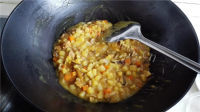 色味俱佳的肉丁杂蔬咖喱饭做法图解9)