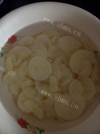 美味的烤土豆片做法图解2)