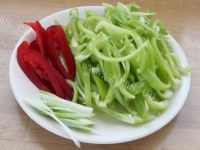 蛋香浓郁的葱油卷饼做法图解5)