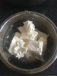色泽鲜亮的抹茶芝士蛋糕做法图解1)