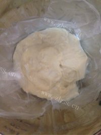 好吃的蒜香乳酪手撕面包做法图解4)