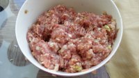 美味的干豆腐猪肉卷做法图解2)