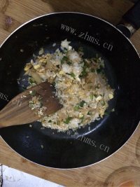 特色美食辣白菜炒饭做法图解6)