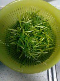 口感丰厚的清炒茼蒿做法图解1)