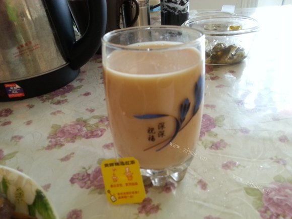 营养丰富的自制奶茶
