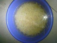家常菜茄汁土豆丝做法图解2)