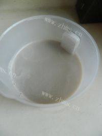 香蕉葡萄干豆浆做法图解5)