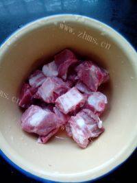 营养开胃的茶树菇排骨汤做法图解1)