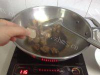 简简单单的茶树菇土豆鸭块做法图解4)