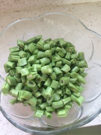 特色美食豆角焖面做法图解2)