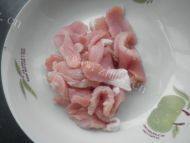 常吃不腻的西兰花炒肉做法图解3)