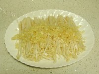 美味蒜蓉蒸金针菇做法图解4)