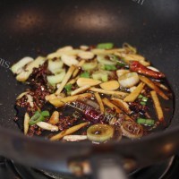 美味的泡汁带鱼做法图解3)