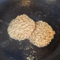 虾饺汤面做法图解2)