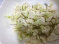 好厨房之干煸菜花做法图解2)
