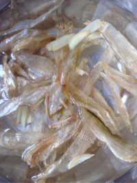 美味鱼胶鸡腿汤做法图解3)