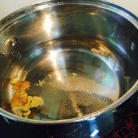 美味的番茄鱼头汤做法图解5)
