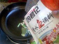 美味的猪血煮豆腐做法图解4)