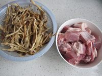 懒人的茭白干煮肉做法图解1)