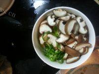 家常菜香菇炒肉丝做法图解1)