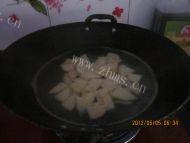 家常菜土豆炒茄子做法图解4)