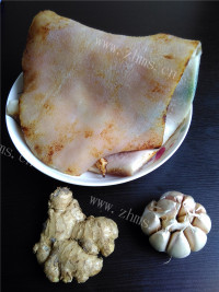 简单的凉拌肉皮做法图解1)