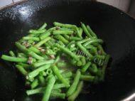 好吃的豇豆肉丝做法图解5)
