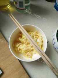 简单西红柿豆芽鸡蛋面做法图解2)