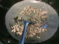 美味剁肉炒大豆芽做法图解3)