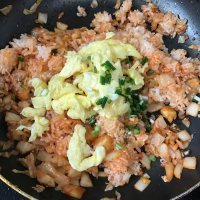 诱人的辣白菜炒饭做法图解6)
