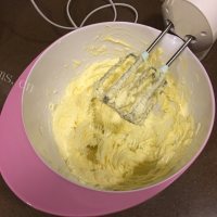 自制原味磅蛋糕做法图解3)