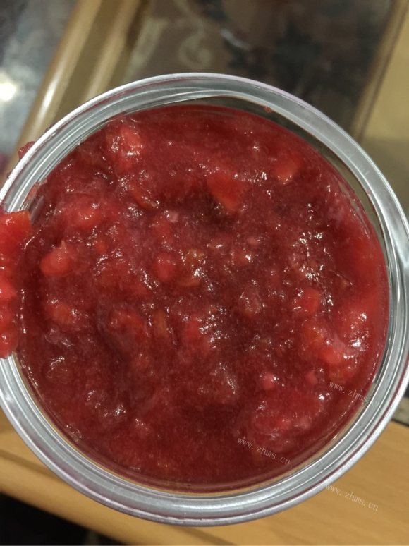 热腾腾的山楂酱