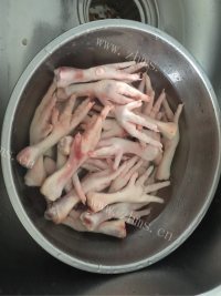 麻辣鲜香蒜蓉辣椒酱风爪做法图解1)