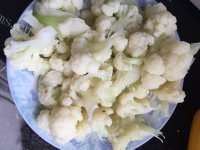 食欲满满的素炒花菜做法图解2)