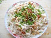 常吃不腻的鸡丝凉面
