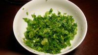 可口的鲍芹菜叶子饼做法图解2)