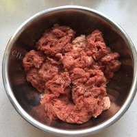 美味的牛肉饼做法图解2)