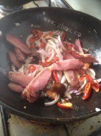 家常菜洋葱炒腊肉