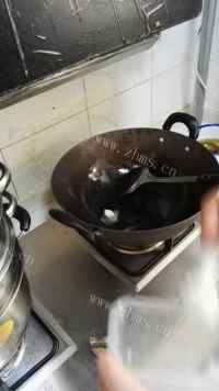 美味的炭烧排骨做法图解1)